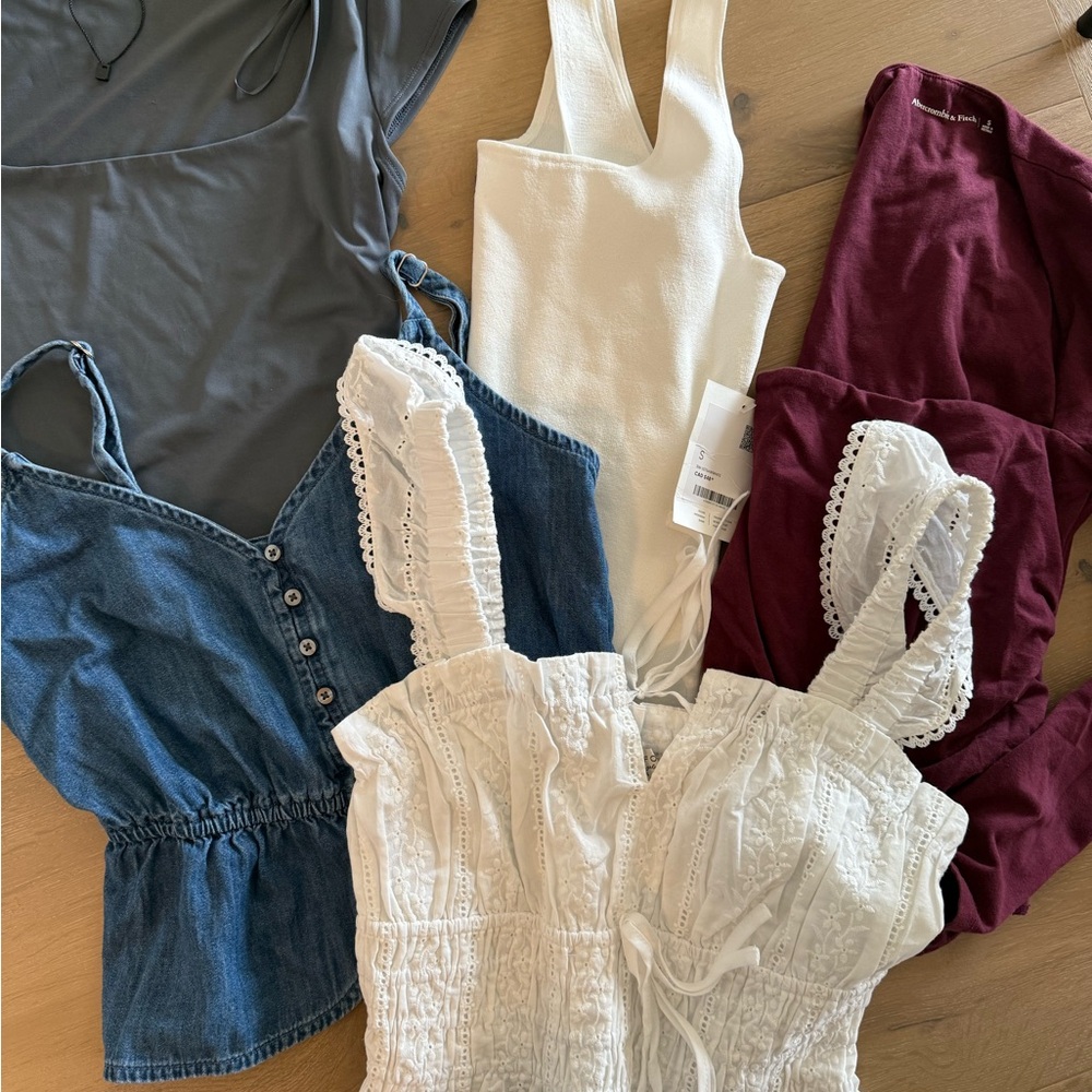Women’s size small top bundle